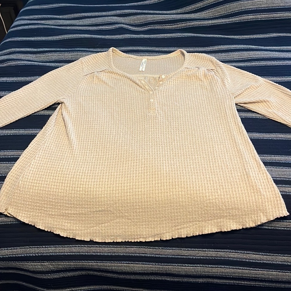 anthropologie waffle long sleeve w buttons